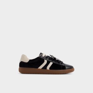 Chicsneaker2